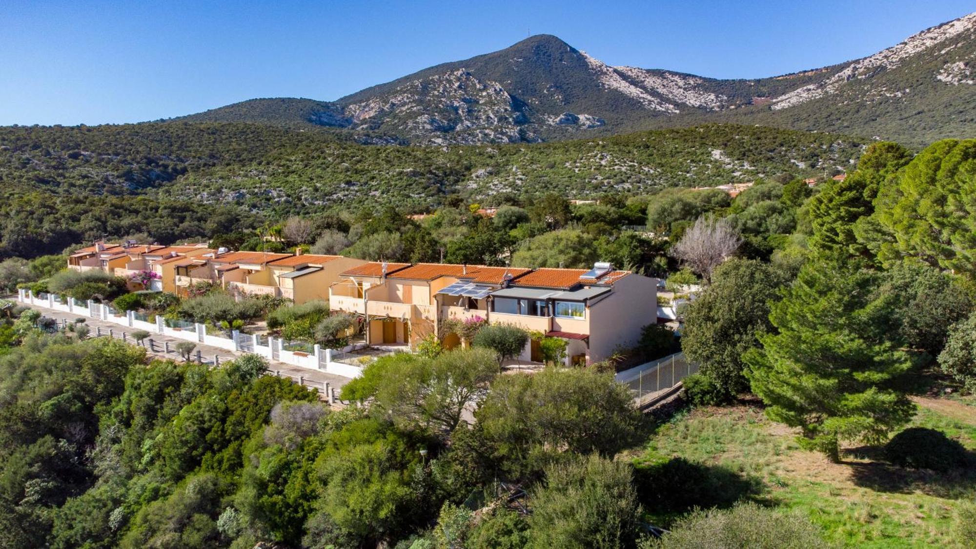 Mama House Con Vista Mare Apartment Cala Gonone Exterior photo